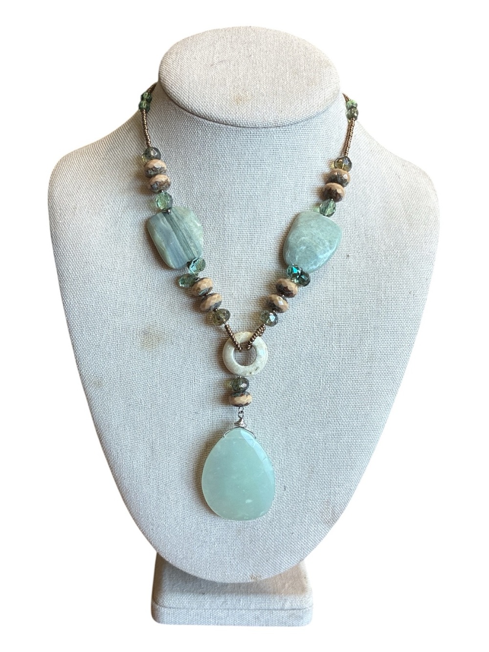 Light Green Stone Pendant Necklace